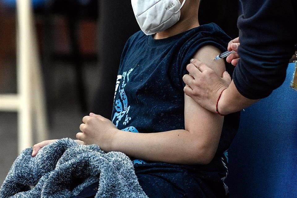 Un juzgado federal ordenó al Gobierno de México abrir la inmunización contra Covid-19 a menores de 12 a 17 años sin importar su condición de salud.