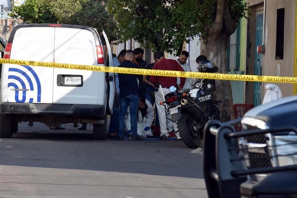 Una joven de 25 años aproximadamente, fue asesinada con un balazo en el cráneo en la Colonia Analco.