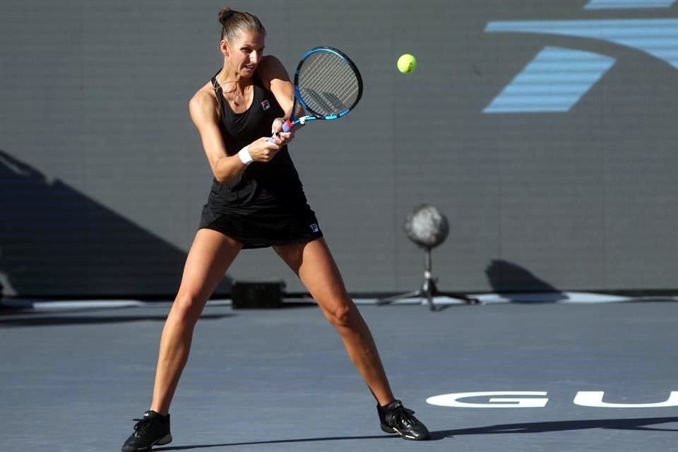 Karolina Pliskova perdió el primer set pero al final se llevó el partido.