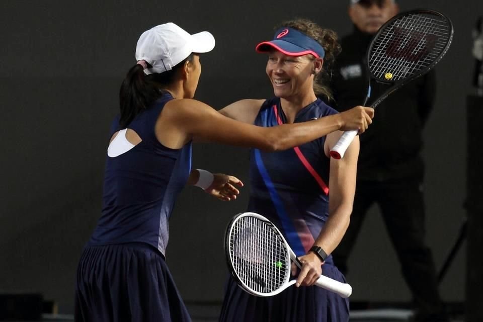 Samantha Stosur y Zhang Shuai se despidieron del AKRON WTA quitándole invicto a Shuko Aoyama y Ena Shibahara al vencerlas 4-6, 6-3 y 10-7.