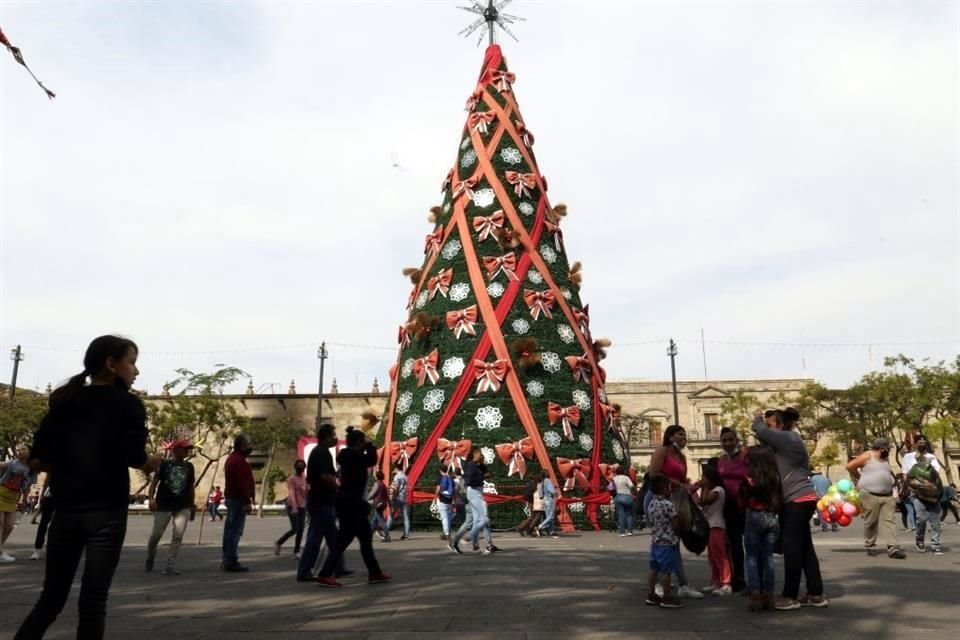 El festejo de Año Nuevo programado en el Centro Tapatío fue cancelado.