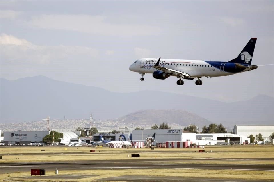 Aeromxico impugn ante un juez la reduccin de 61 a 49 operaciones por hora en AICM, luego de la disposicin federal que favorece al AIFA.