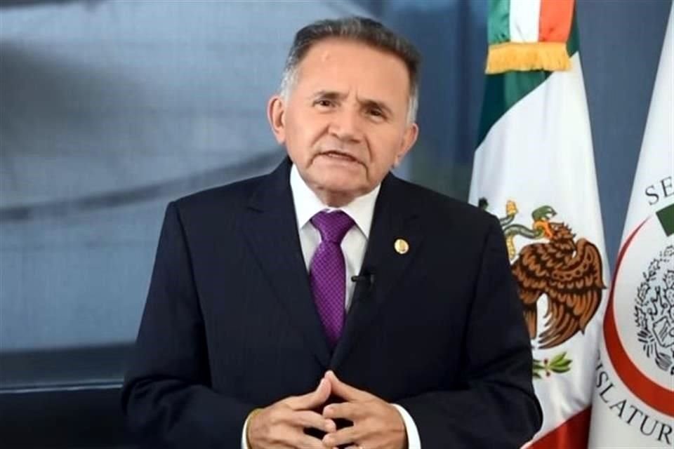 El senador morenista José Luis Pech se distanció de la candidatura del partido en Quintana Roo.