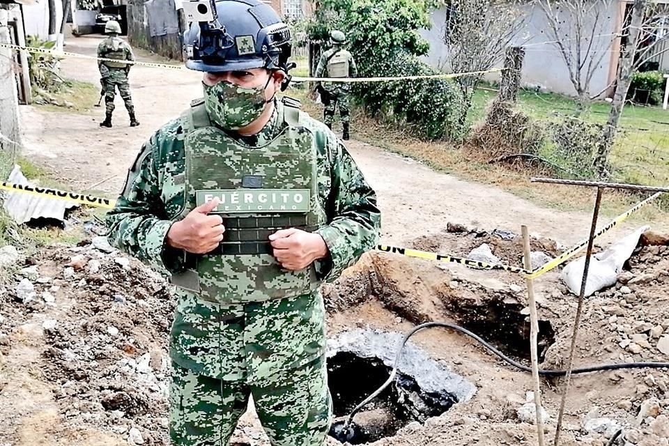Más de mil militares desplegados en Hidalgo reciben en promedio cada 15 minutos una alerta de tomas clandestinas en los 327 kilómetros de ductos que protegen de los huachicoleros.