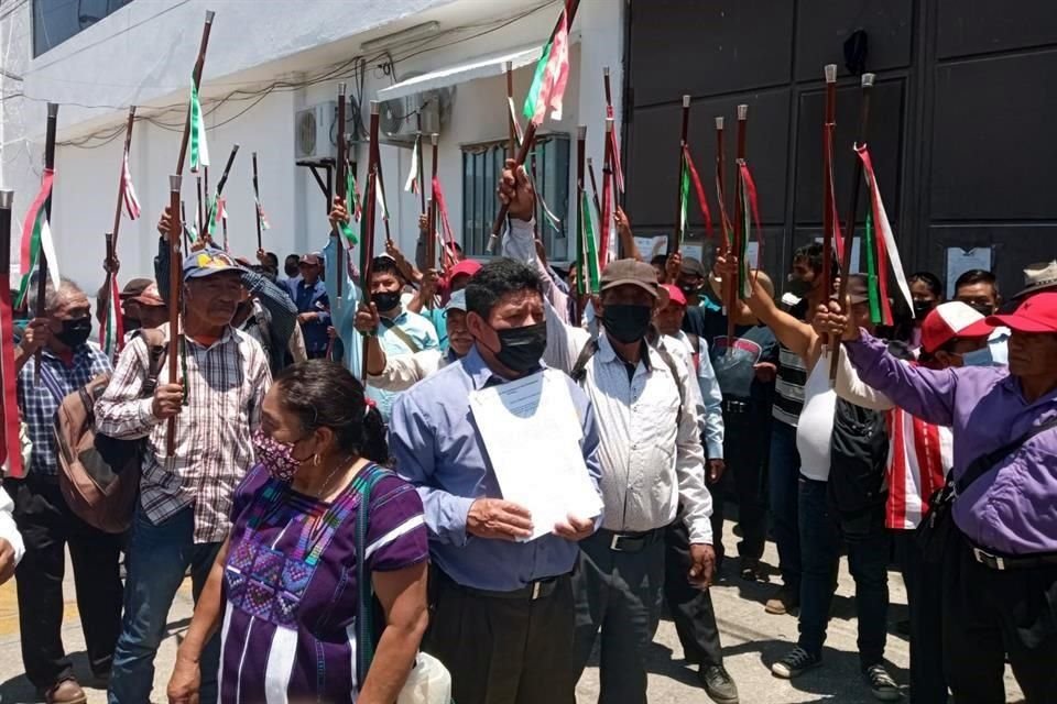 Los manifestantes desconocen a Luis Santiz Gómez como presidente concejal.