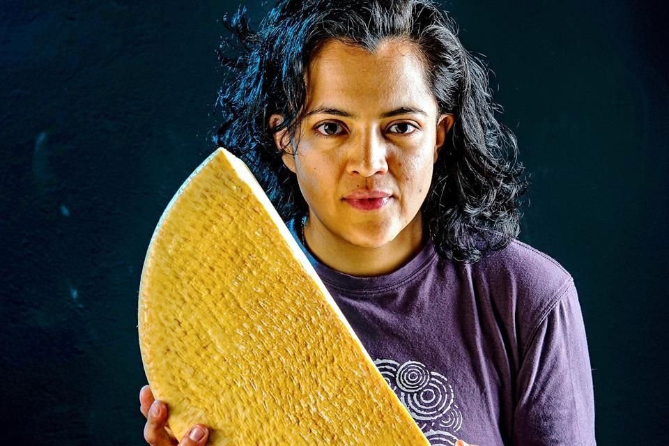 Defensora del producto artesanal, contadas son las mexicanas que conocen el mapa nacional de los quesos como la 'cheesemonger' Jessica Fernndez.