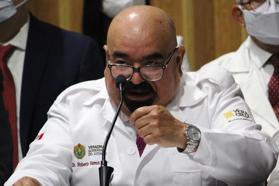 Roberto Ramos renunció como Secretario de Salud de Veracruz, en medio de polémica por 884 mil 822 oncológicos estancados en bodegas.