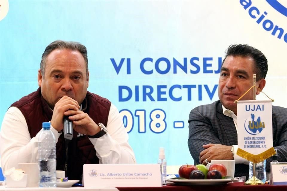 El candidato de Morena, Alberto Uribe (izq.), aceptó considerar a expertos para el tema de obras públicas, particularmente para proyectos de gran relevancia.