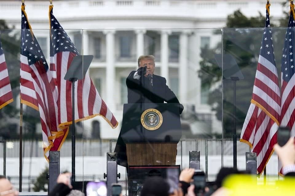 El entonces Presidente Donald Trump en un mitin el 6 de enro en la Casa Blanca, antes de que sus seguidores asaltaran el Congreso.