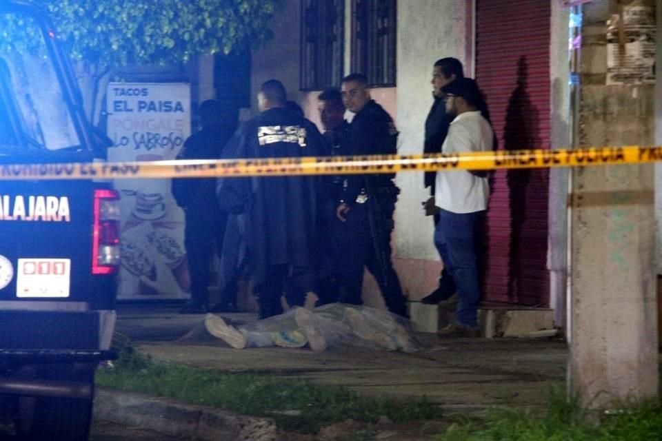 Un joven de 28 años fue asesinado cerca de los departamentos donde vivía en la Colonia Jardines de San Francisco de Guadalajara.