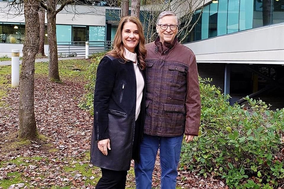 Bill Gates está en proceso de divorcio de Melinda French Gates; una ex empleada suya destapó que tuvieron un amorío.