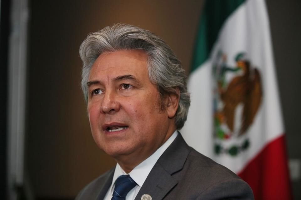 Miguel Ángel Landeros en rueda de prensa después de la reunión del Consejo Mexicano de Comercio Exterior de Occidente.