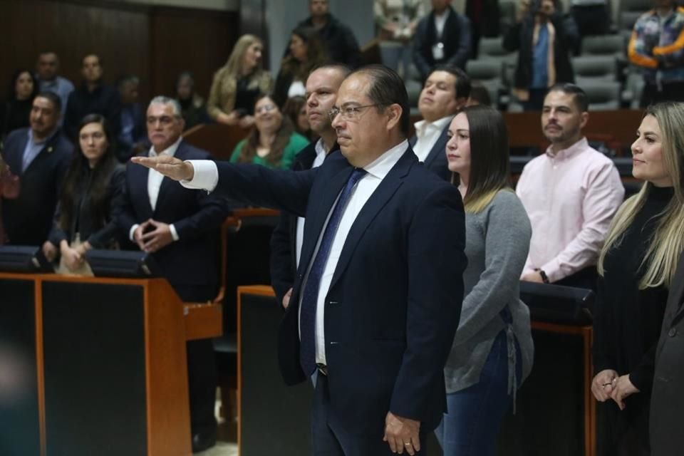 Guillermo Zepeda Lecuona rindió protesta al ser ratificado por algunos diputados como titular del Instituto de Justicia Alternativa IJA).