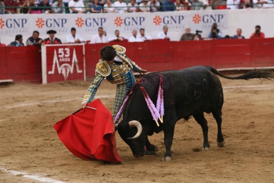 Sebastián Castella indultó un toro de Arroyo Zarco en su última tarde en Guadalajara.