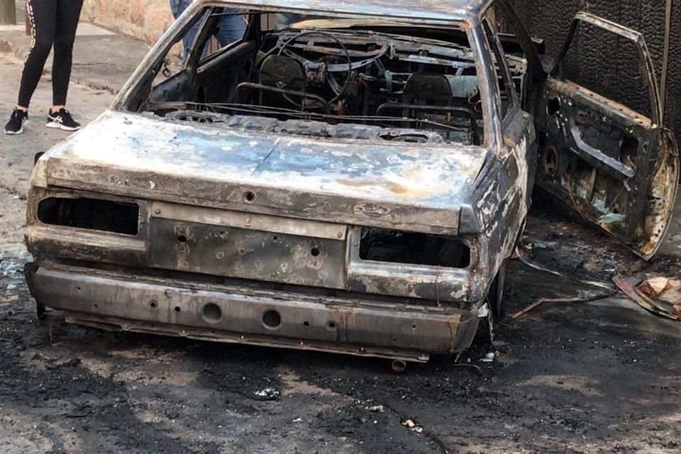 En Morelia quemaron patrullas e incendiaron dos vehículos.