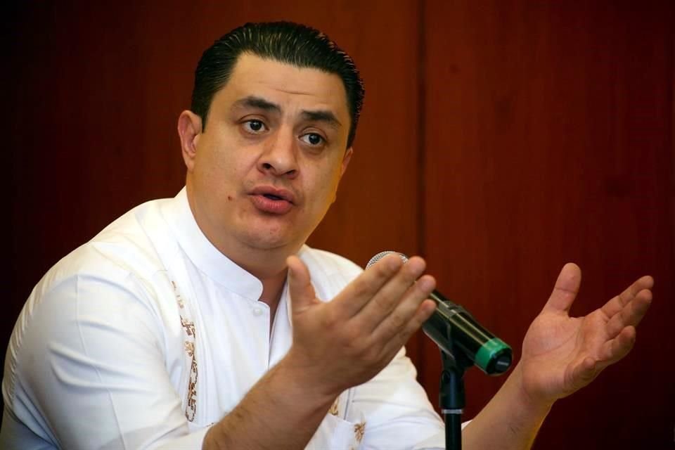 José María Martínez, candidato de Morena a diputado local, goza desde hace un año de una pensión que supera 107 mil pesos mensuales brutos.