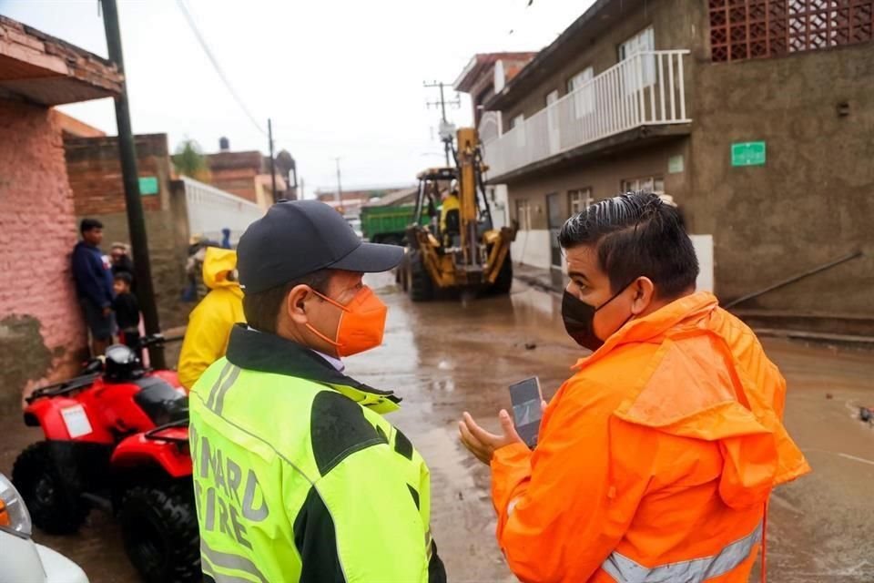 El Alcalde de Ocotlán, Paulo Gabriel Hernández, informó vía redes que estuvo en Joconoxtle supervisando trabajos de limpieza tras afectación de lluvia.