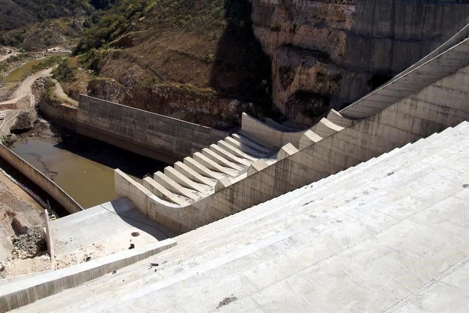 El Zapotillo es una obra mal planeada, pero debe terminarse por su inversión millonaria, y para acceder al agua del Río Verde, pide el Gobernador de Jalisco.