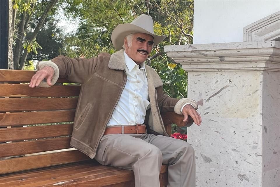 Vicente Fernández está más presente que nunca