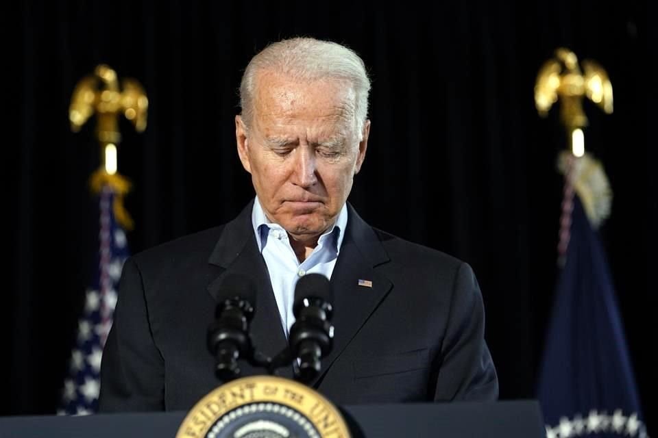 Joe Biden durante una conferencia de presna luego de reunirse con los familiares de las víctimas del colapso en Miami.