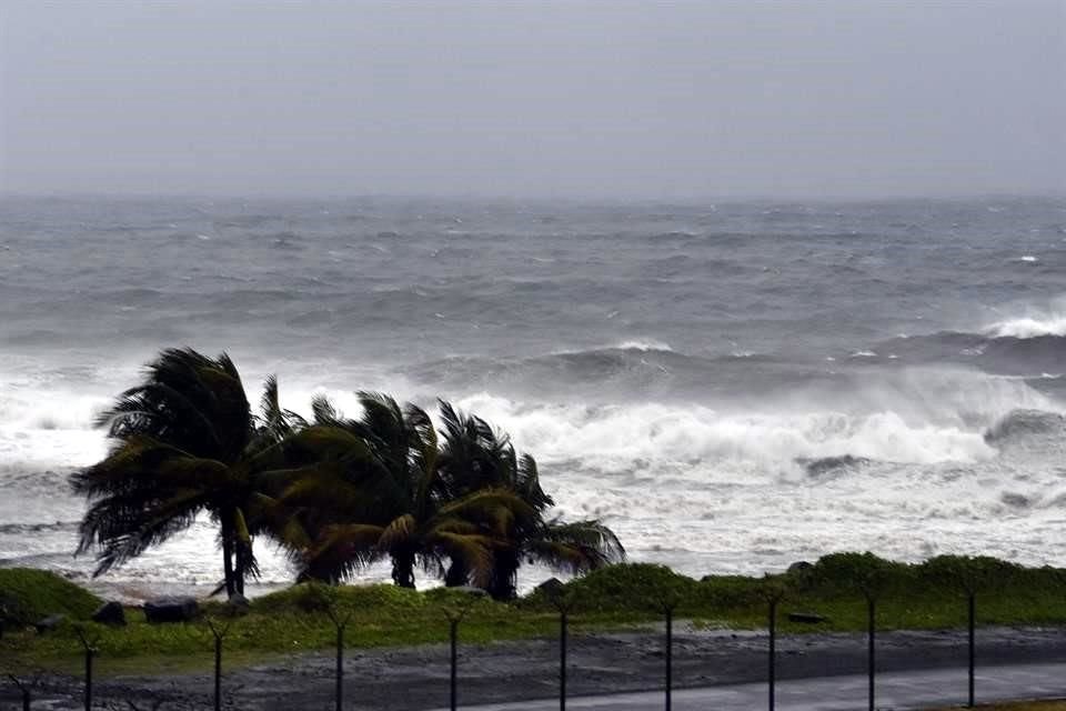 El huracán 'Elsa' aproximándose a San Vicente el viernes.