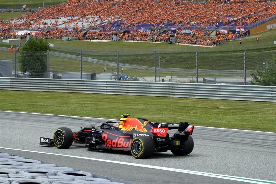El director de carrera de la FIA, Michael Masi, dio a conocer las razones de las sanciones a Sergio Pérez en el Gran Premio de Austria.