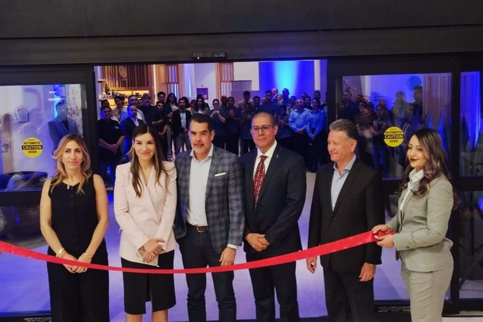 Hace un mes inauguraron un nuevo Hotel Hilton, dentro de las instalaciones del Aeropuerto Internacional de Guadalajara.