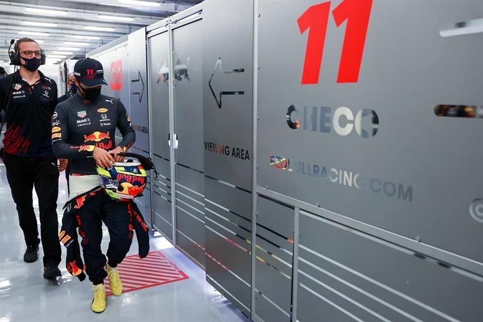 Red Bull optó por retirar el auto de Sergio de la carrrera sprint.