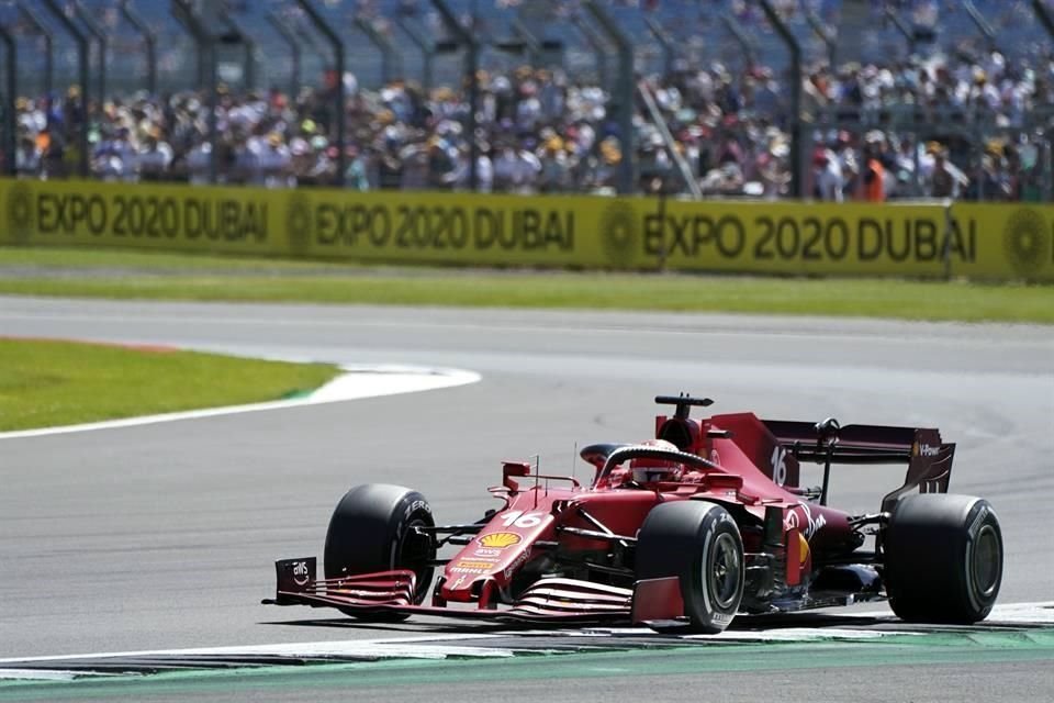 Charles Leclerc se benefició tras el incidente entre Verstappen y Hamilton.