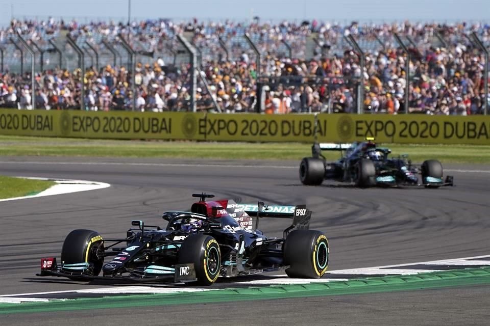 Lewis Hamilton hizo una gran carrera y logró subir a lo más alto del podio.