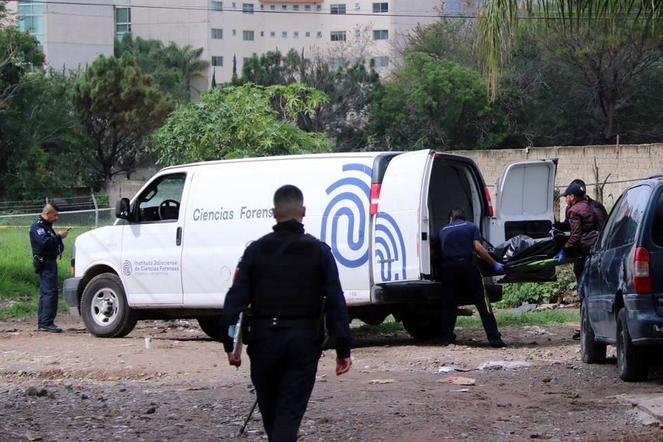 Con varias marcas de golpes fue encontrado el cadáver de un hombre la mañana de este lunes en calles de la Colonia El Camichín, en Zapopan.