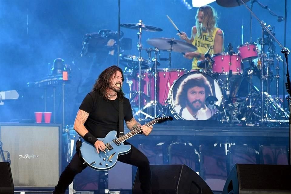 Los Foo Fighters dieron lo mejor de sí en el festival, atrayendo a chicos y grandes con temas como 'Shame Shame' y 'Everlong'.