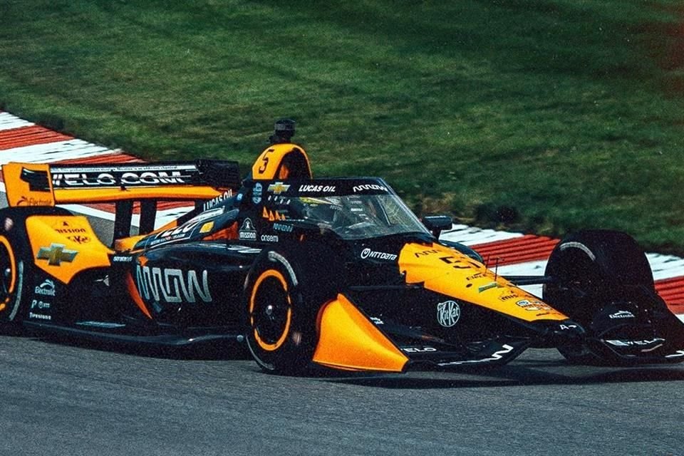 Kyle Kirkwood paró el cronómetro en 1'44'9881.