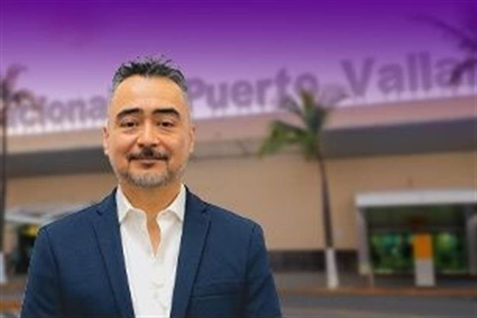Omar Gildardo Torres Grajeda, nuevo administrador del Aeropuerto Internacional de Puerto Vallarta.