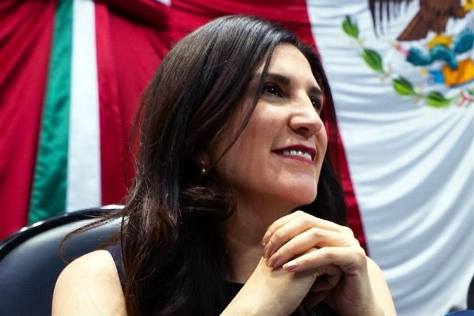López destacó la necesidad de que los legisladores trabajen para que cada joven pueda acudir una escuela, tener empleo y construir un patrimonio.
