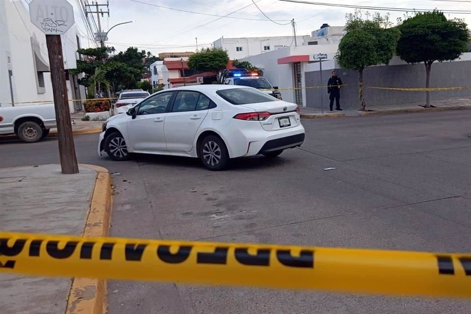 El empleado del IMSS iba a bordo de su vehículo, cuando fue ejecutado.
