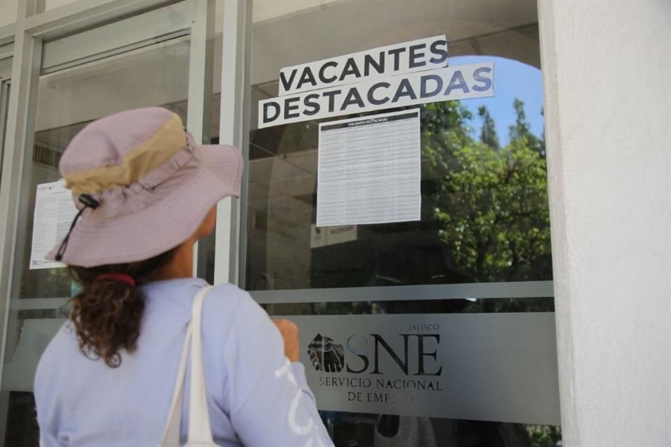 Desde hace poco más de dos meses Jalisco superó la meta recortada de empleo, al acumular 21 mil 377 puestos de trabajo formales nuevos.