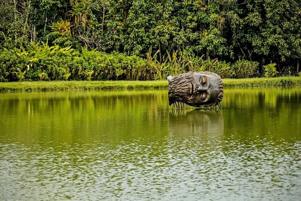 La Usina de Santa Terezinha, alguna vez la fábrica de azúcar más grande de Brasil, es hoy la Usina de Arte: un parque cultural y botánico.