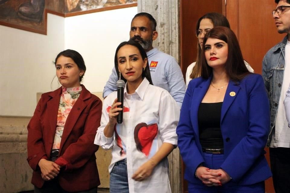 Morena, PAN, PRI, Hagamos y Futuro 'madrugaron' a Movimiento Ciudadano al aprobar en comisiones una nueva iniciativa de reforma judicial.