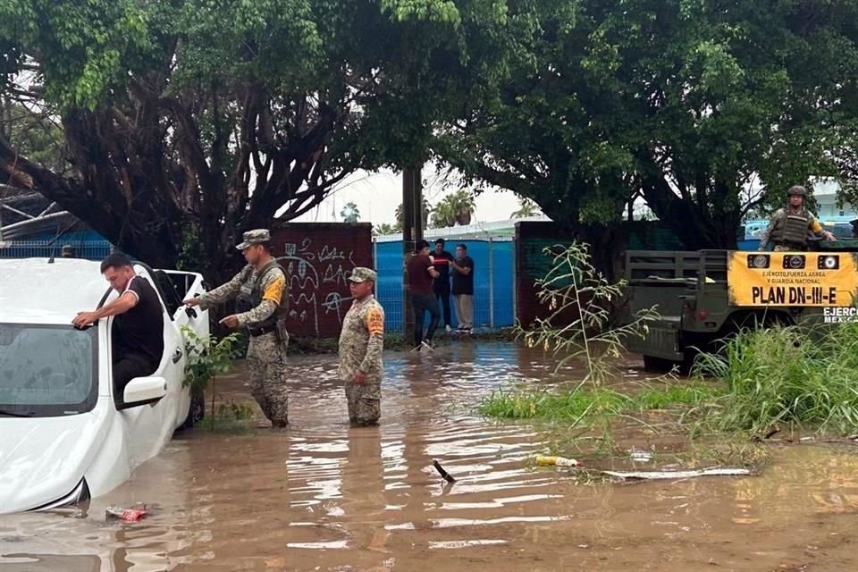 Héctor Saúl Téllez aseveró que deberían existir los suficientes recursos para atender las necesidades ocasionadas por las lluvias de los últimos días en diversos estados.