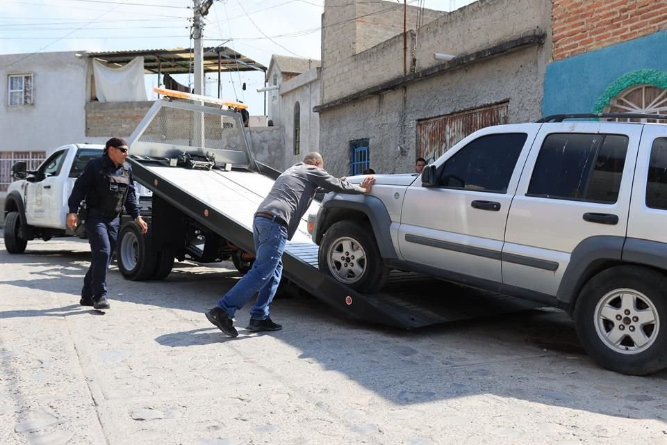 El Ayuntamiento de Tlaquepaque arrancó un programa para retirar los vehículos abandonados en la vía pública.