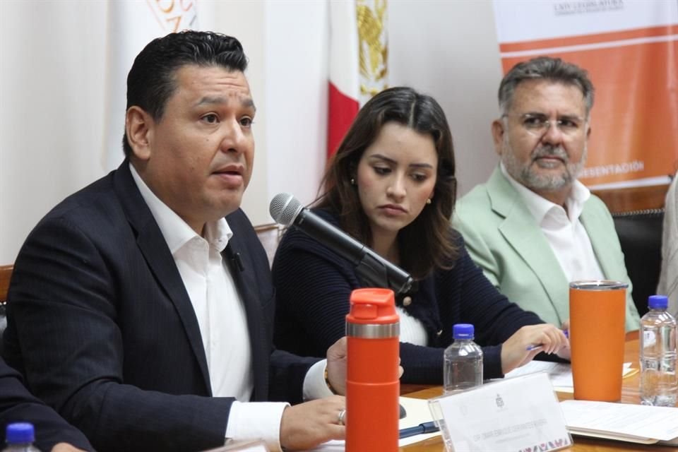 Omar Cervantes, diputado de MC, impulsa propuesta para subsidiar seis meses renta a jóvenes.