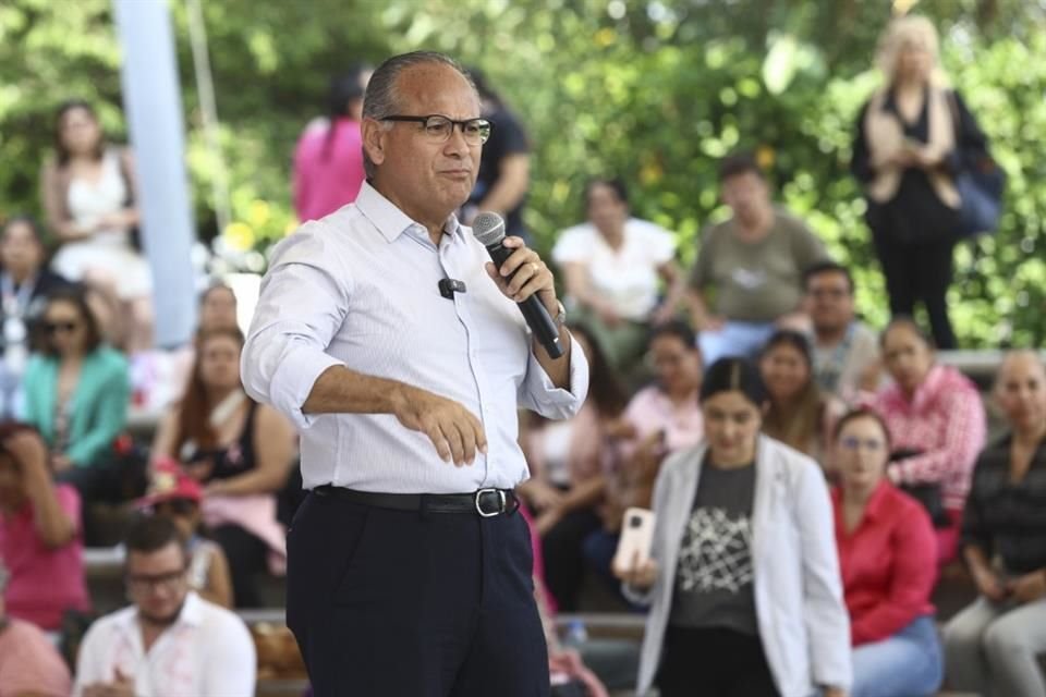Secretario de Salud, Héctor Rául Pérez.