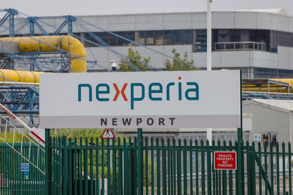 Nexperia notificó a sus clientes que suspendió envíos de chips que se usan en la iluminación y electrónica.