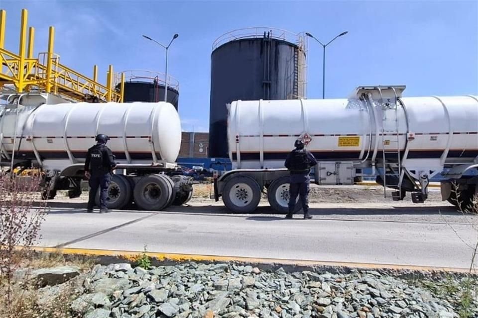 La Secretaría de Seguridad en Guanajuato aseguró un inmueble con más de 1.6 millones de litros de hidrocarburo ilícito en Silao.