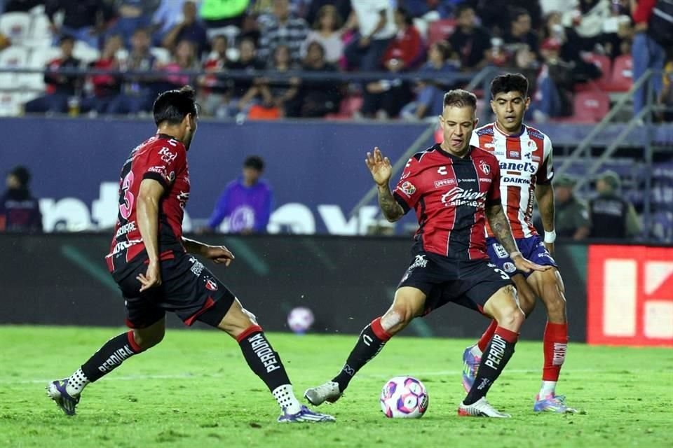 La derrota ante el San Luis por 2-0, compromete la aspiración del Atlas a acceder a la zona de Play-In.