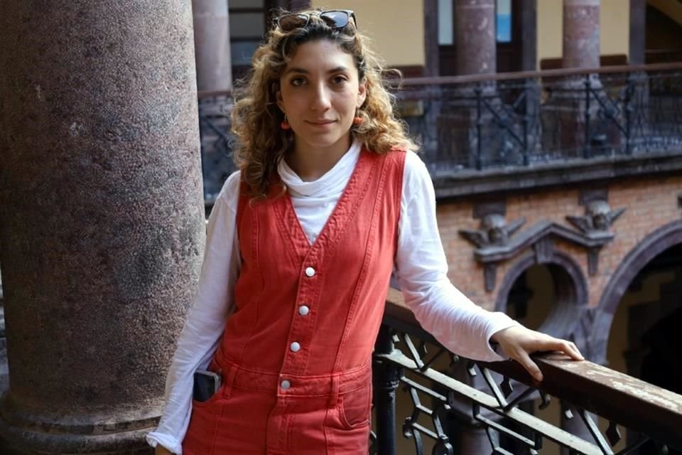 Escritora Frida Tejeda, impulsora del club de lectura Poesía al Centro.