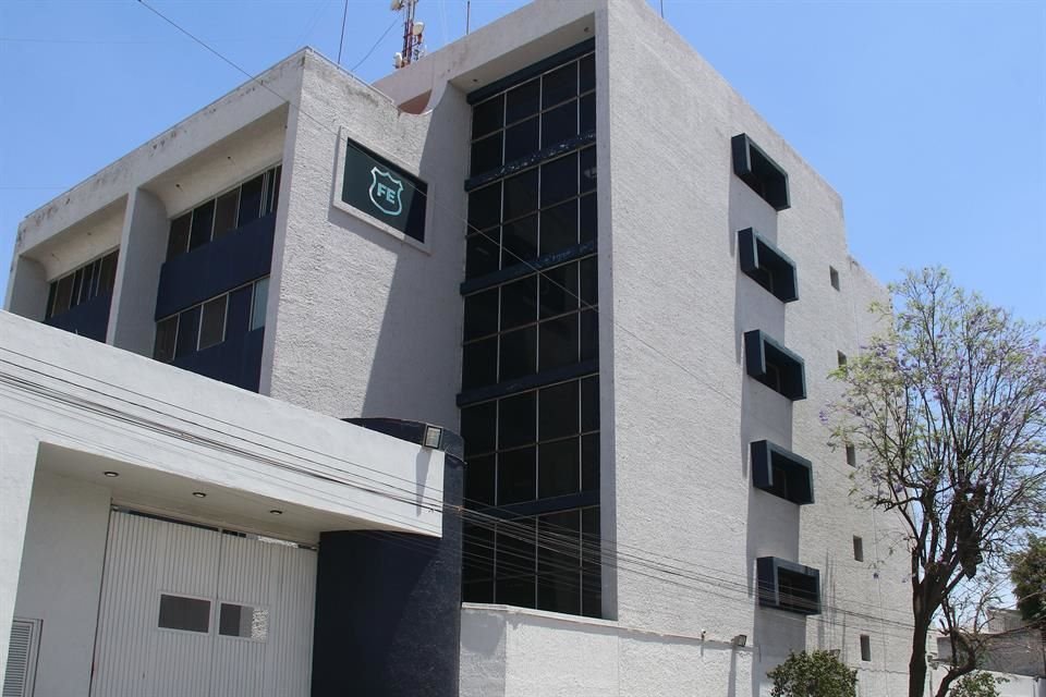 Una de ellas murió en el lugar, mientras que la otra resultó herida y logró pedir ayuda tras recobrar la conciencia, informó ayer la Fiscalía del Estado.