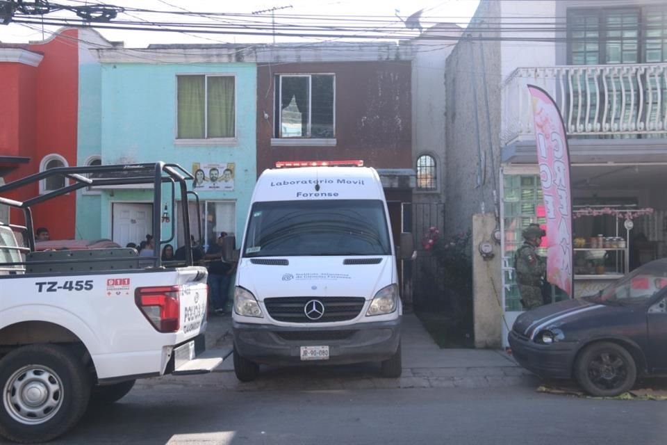 El empleado del Ayuntamiento de Tlajomulco que fue asesinado el miércoles en el Fraccionamiento Rinconada de la Cruz, era cercano a la familia del Presidente Municipal, Gerardo Quirino Velázquez.