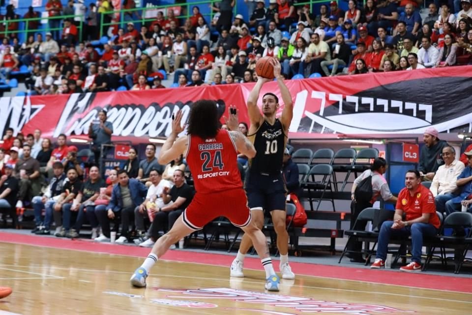 Con un final no apto para cardiacos, los Astros de Jalisco cayeron 84-82 ante los Diablos Rojos del México.